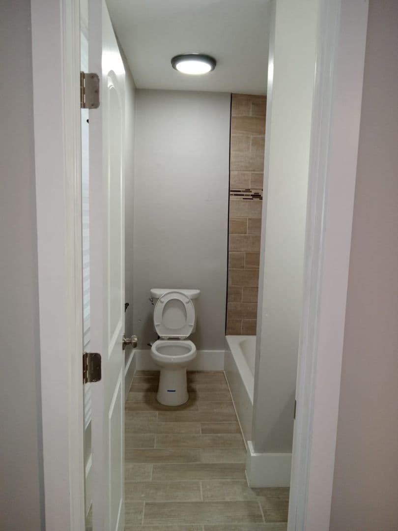 Washington Apartment: 1717 17th Street, NW