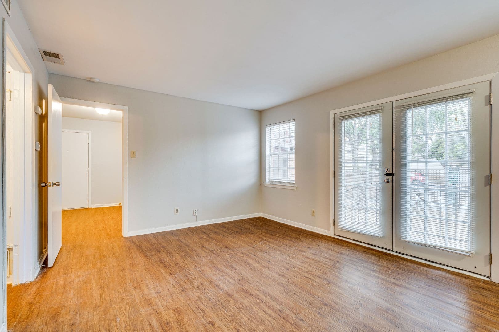Austin Apartment: 307 & 311 East 31st