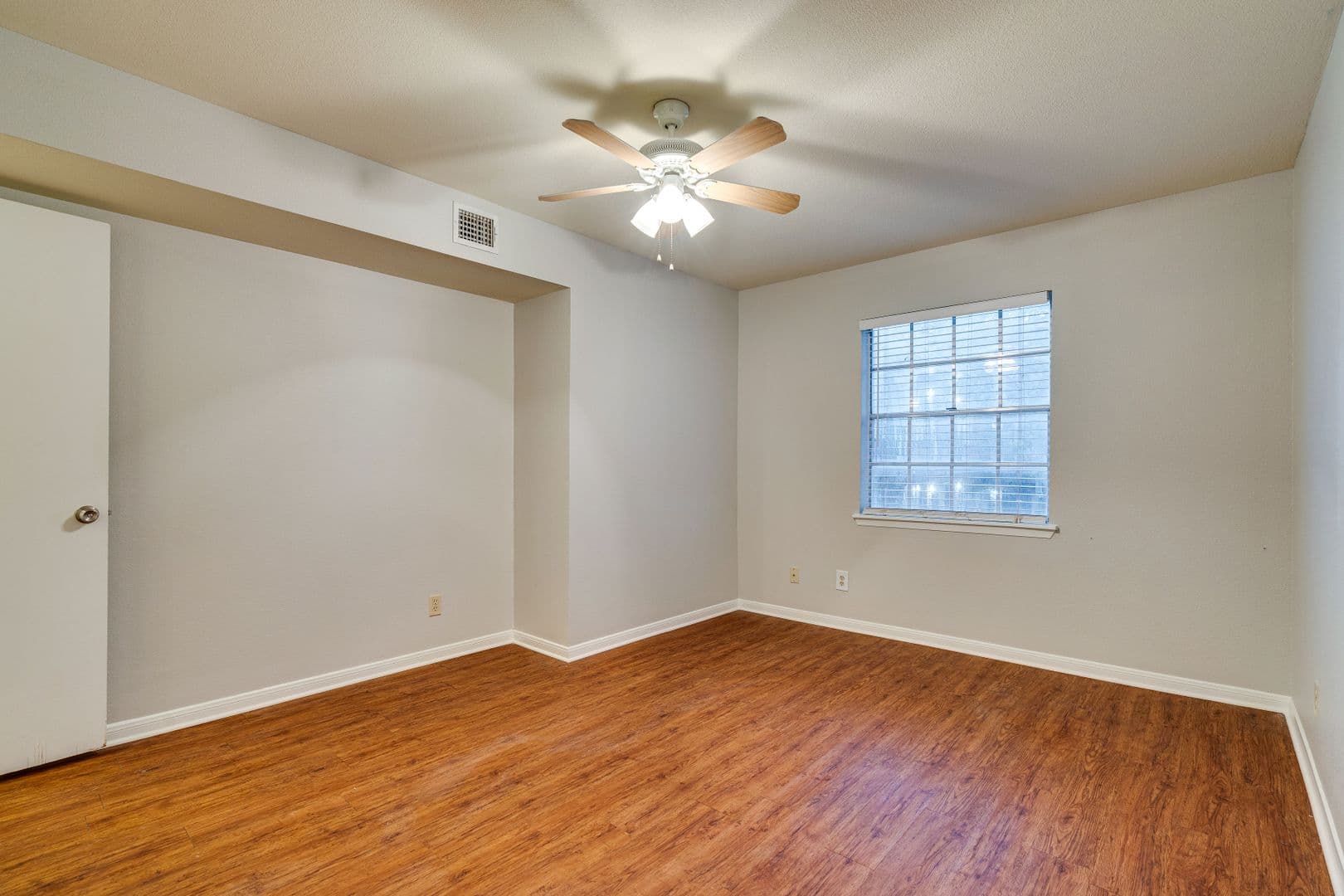 Austin Apartment: 307 & 311 East 31st