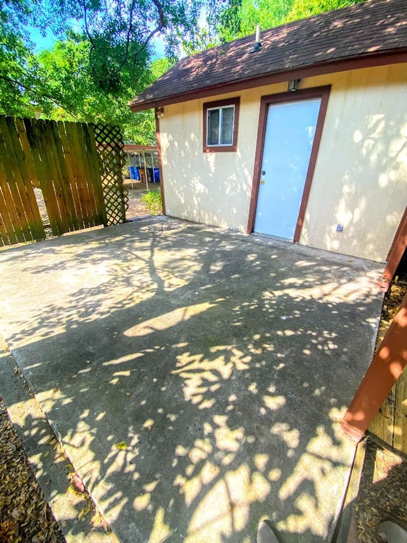 Austin House: 1911 West 38th Street