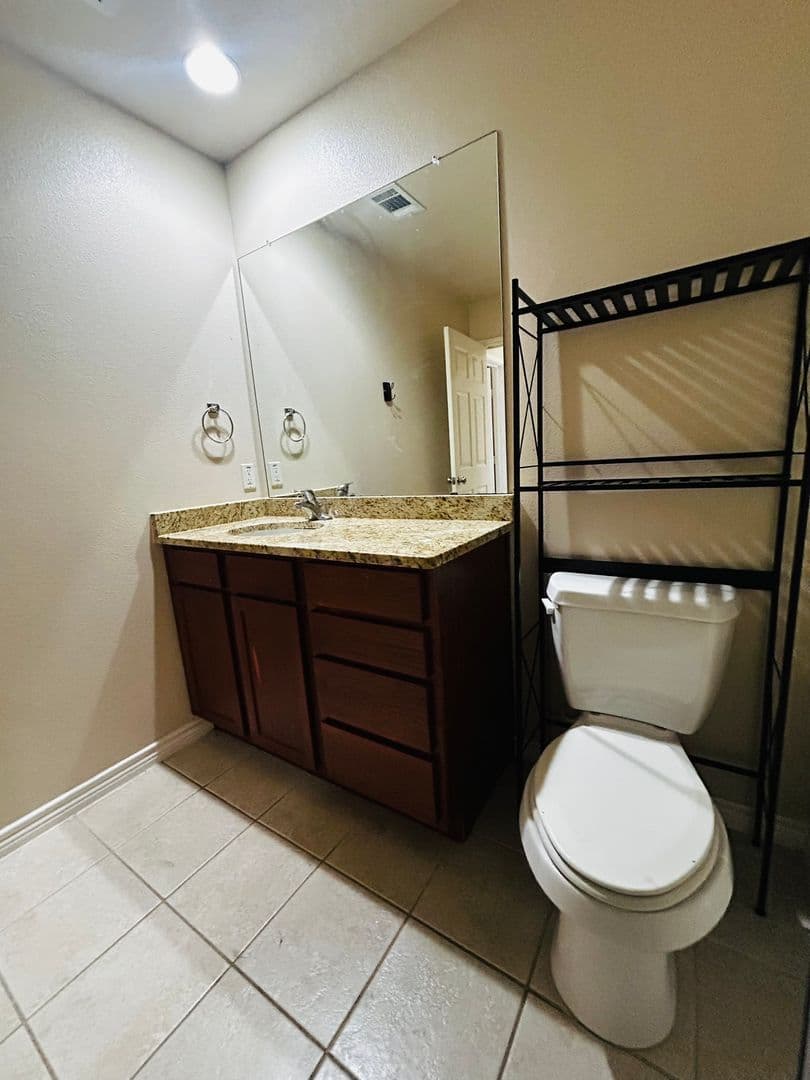 Ausitn Townhome: 305 East 31