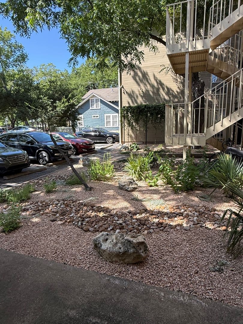 Austin Condo: 202 E 45th