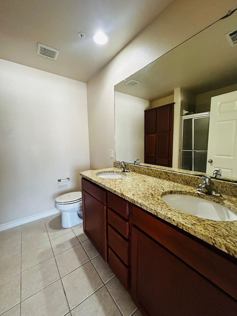 Ausitn Townhome: 305 East 31