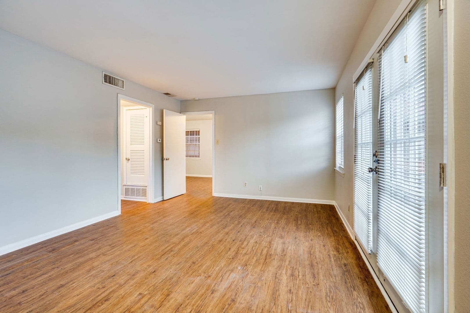 Austin Apartment: 307 & 311 East 31st