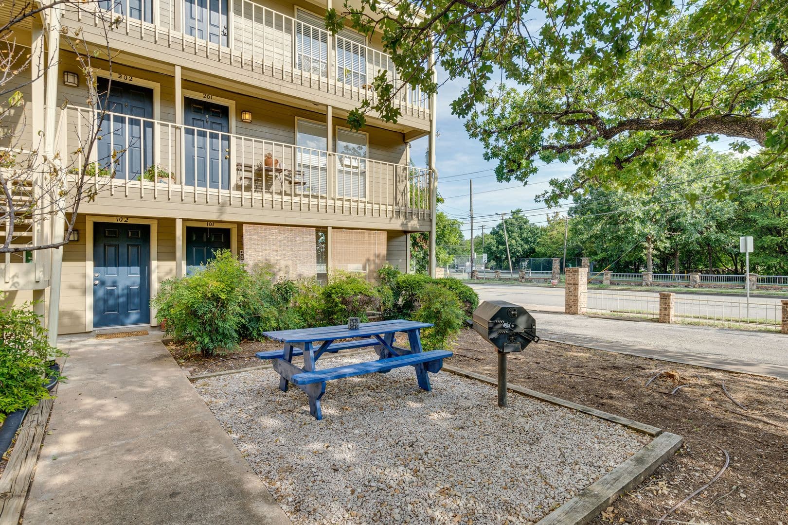 Austin Condo: 202 E 45