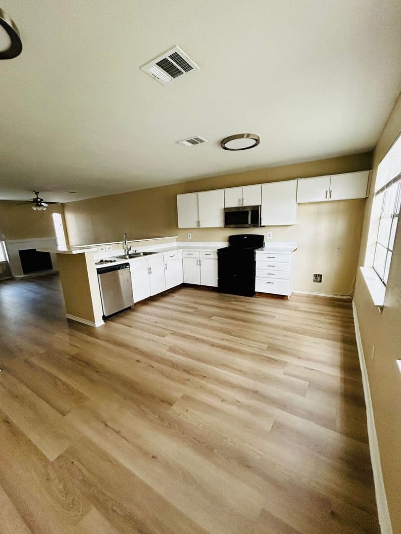 Austin Townhome: 1841 River Crossing Circle