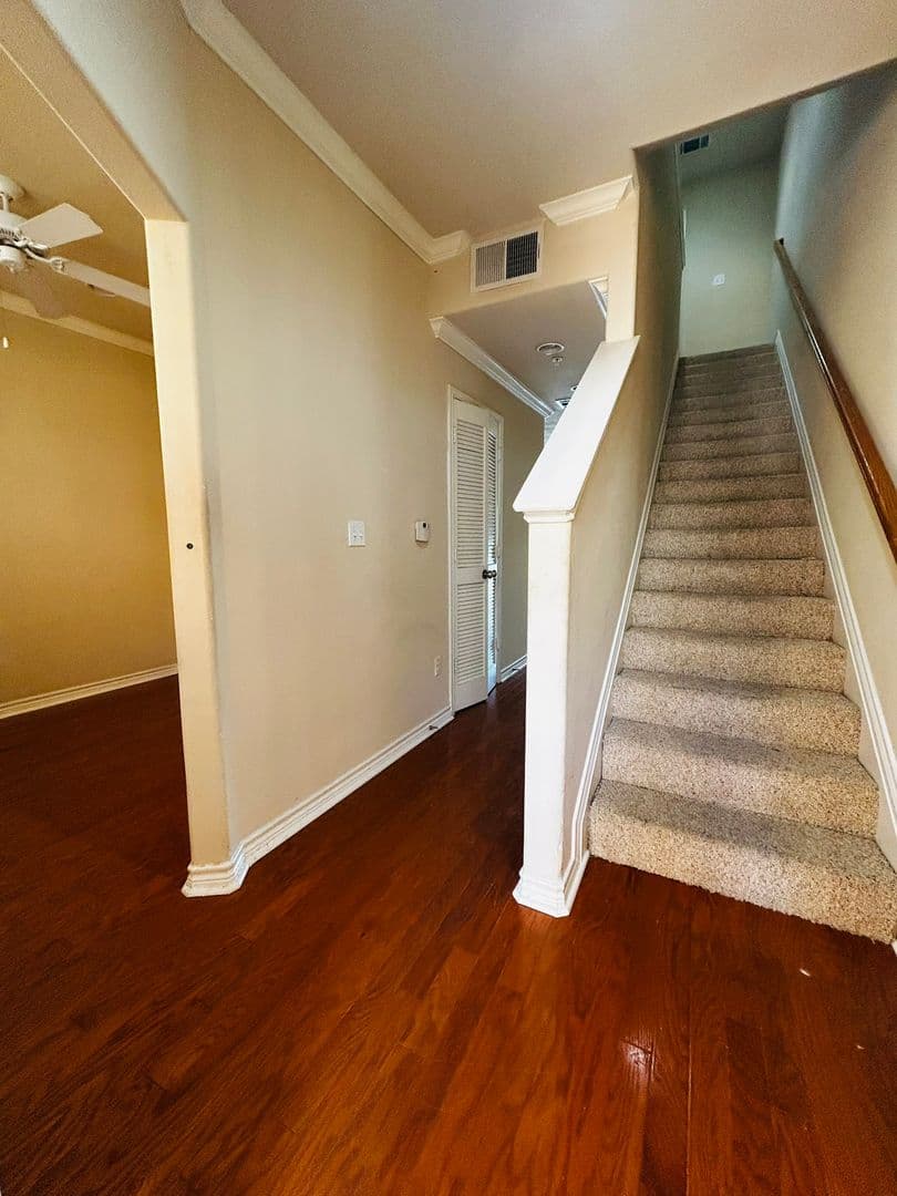 Ausitn Townhome: 305 East 31