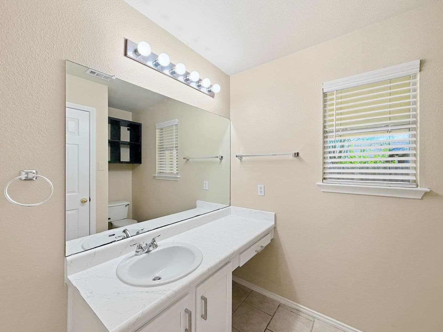 Austin House: 11123 Canterbury Tales Lane