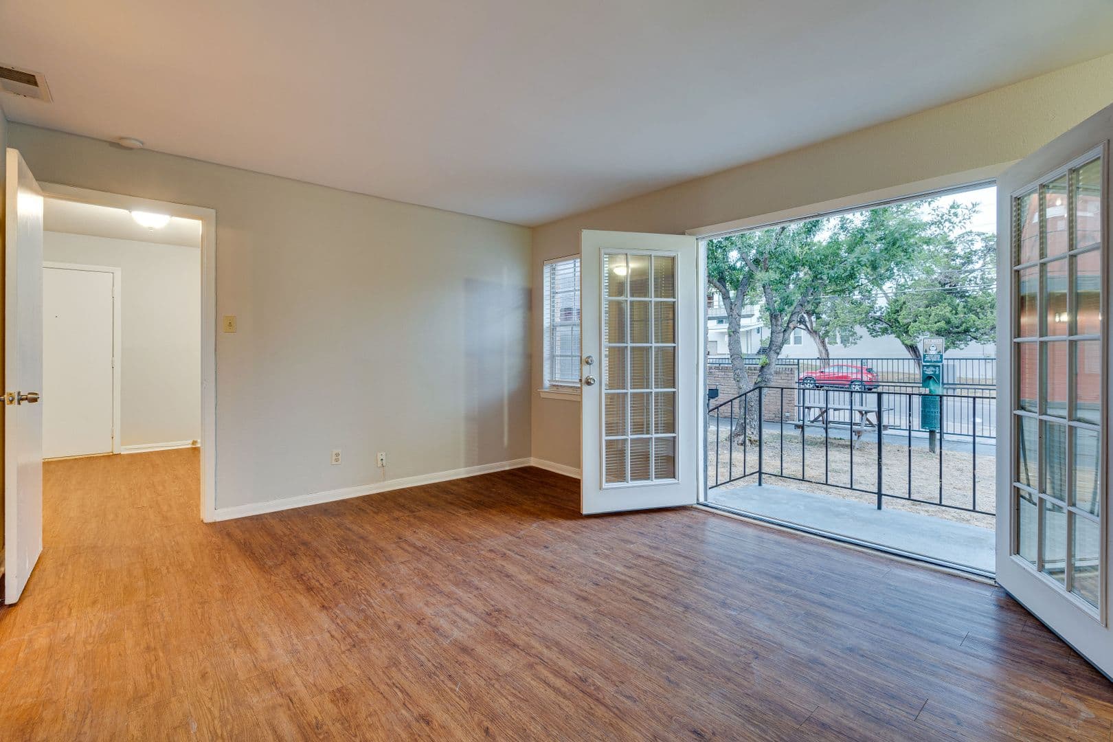 Austin Apartment: 307 & 311 East 31st