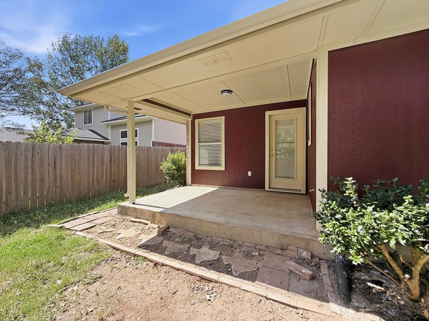 Austin House: 11123 Canterbury Tales Lane