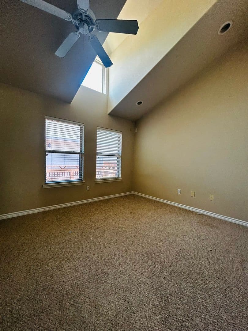 Ausitn Townhome: 305 East 31