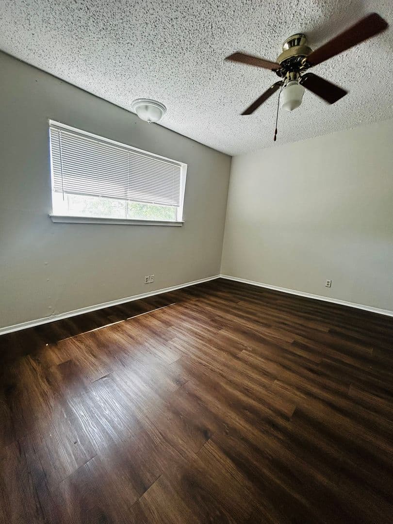 Austin Apartment: 307 & 311 East 31st