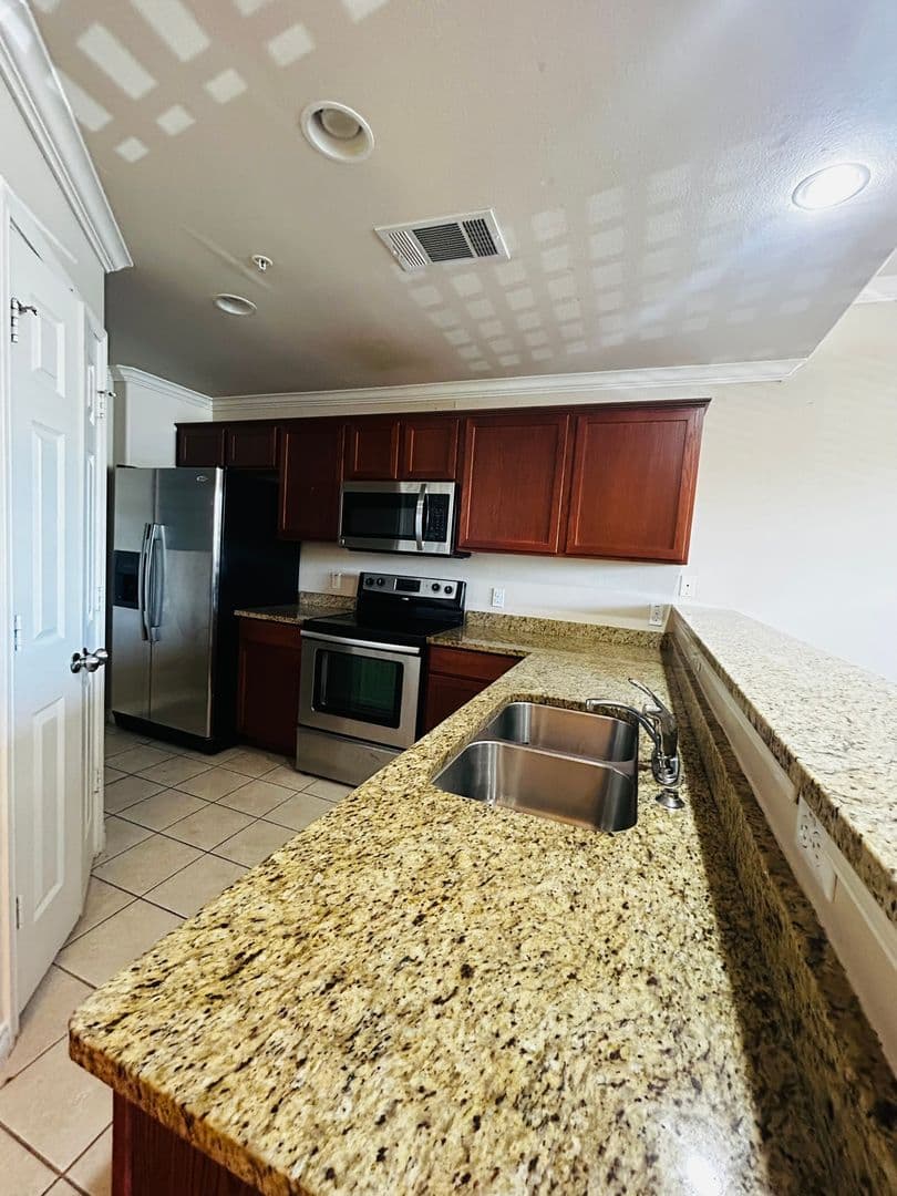 Ausitn Townhome: 305 East 31