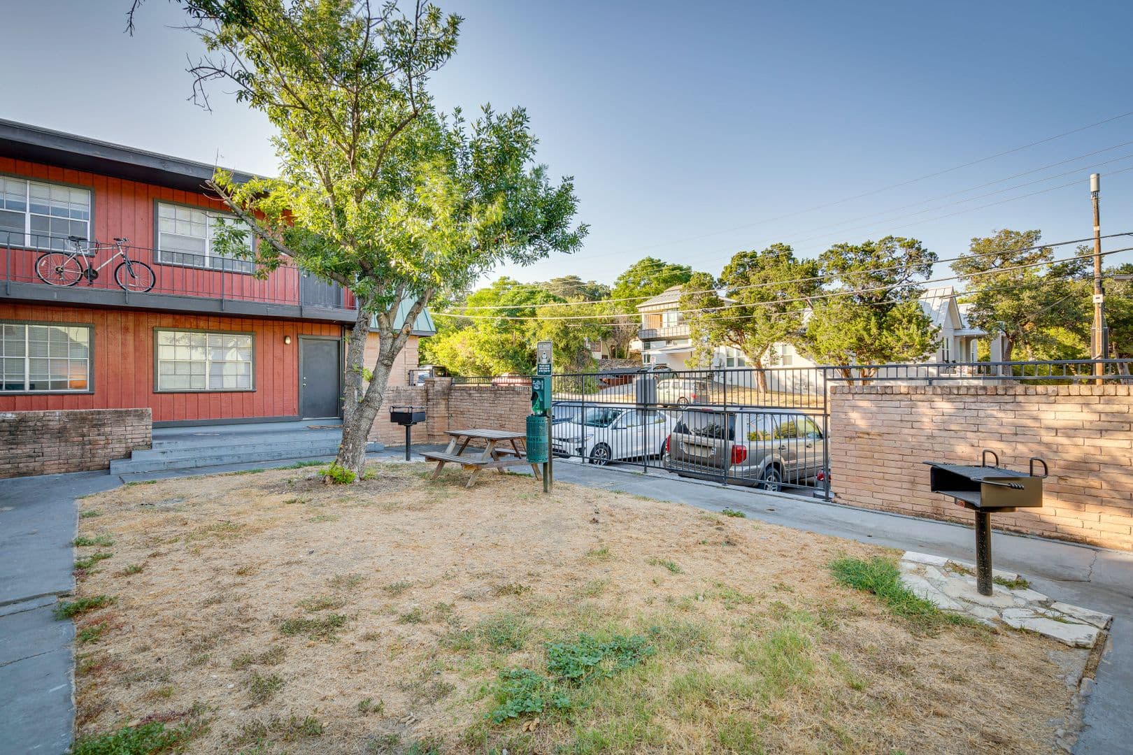 Austin Apartment: 307 & 311 East 31st