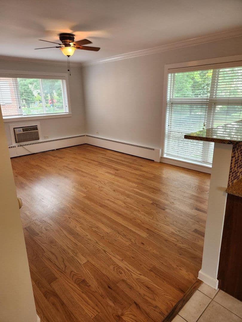 River Forest Apartment: 402 Franklin Ave.