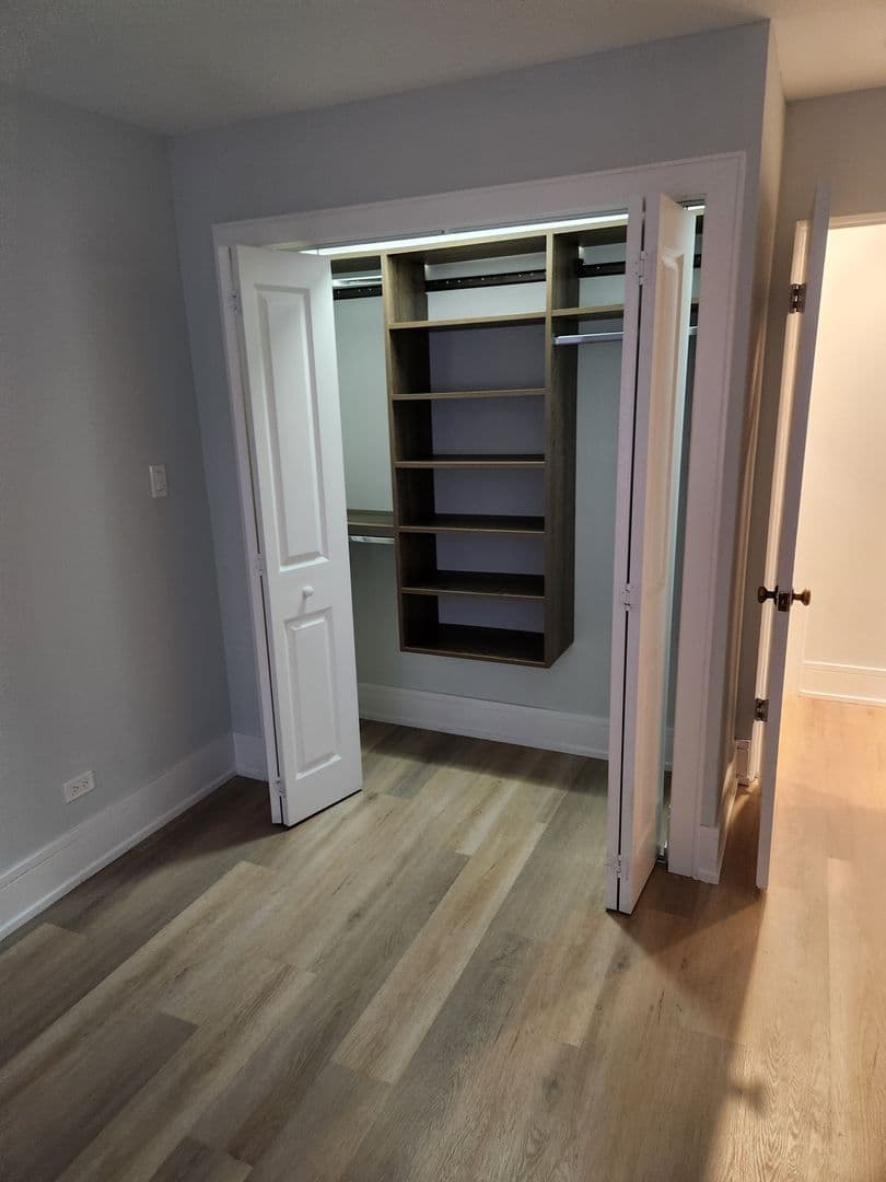 River Forest Apartment: 402 Franklin Ave.