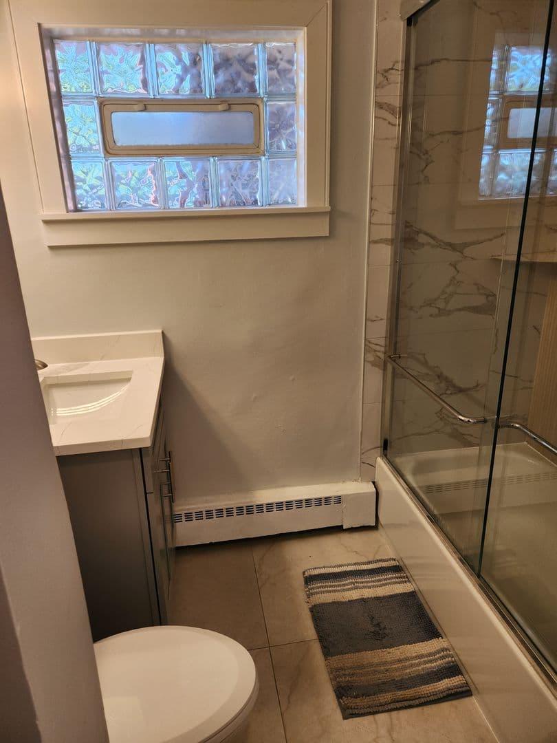 River Forest Apartment: 402 Franklin Ave.