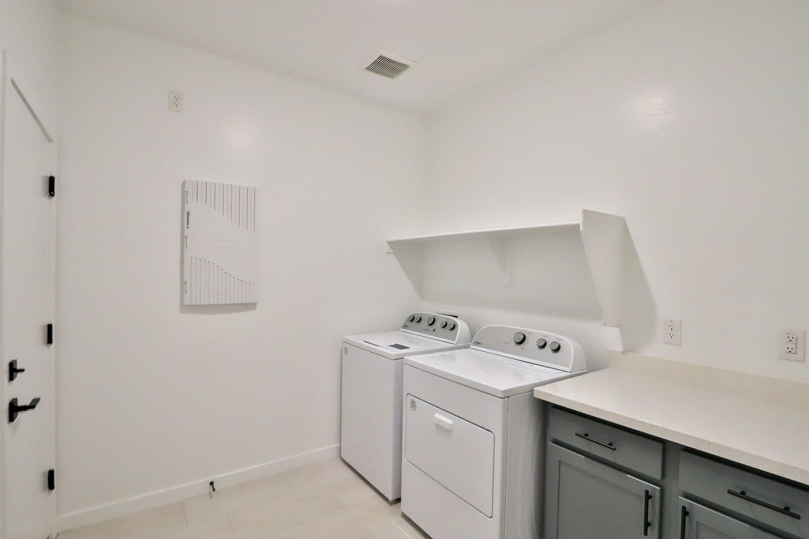 Waddell House: 16886 W Diana Avenue