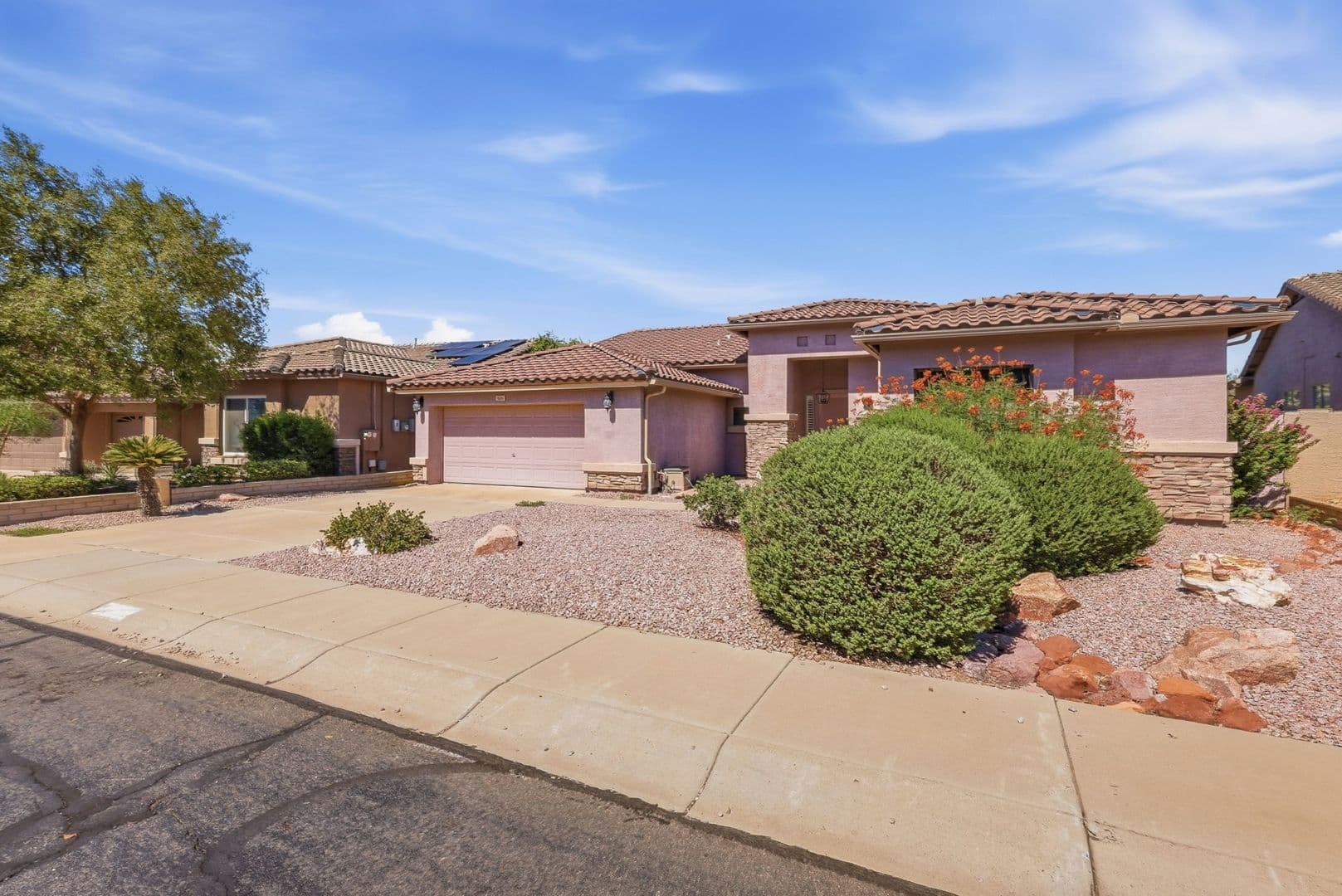 Gilbert House: 526 E Sheffield Ave