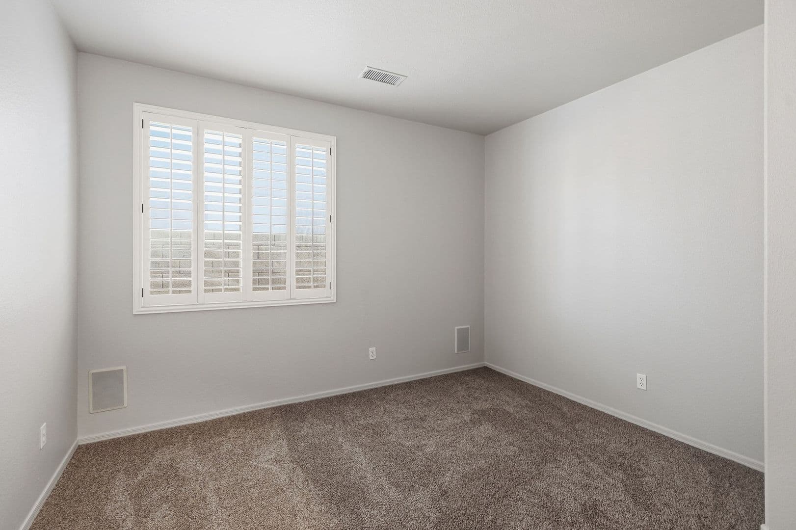 Gilbert House: 526 E Sheffield Ave