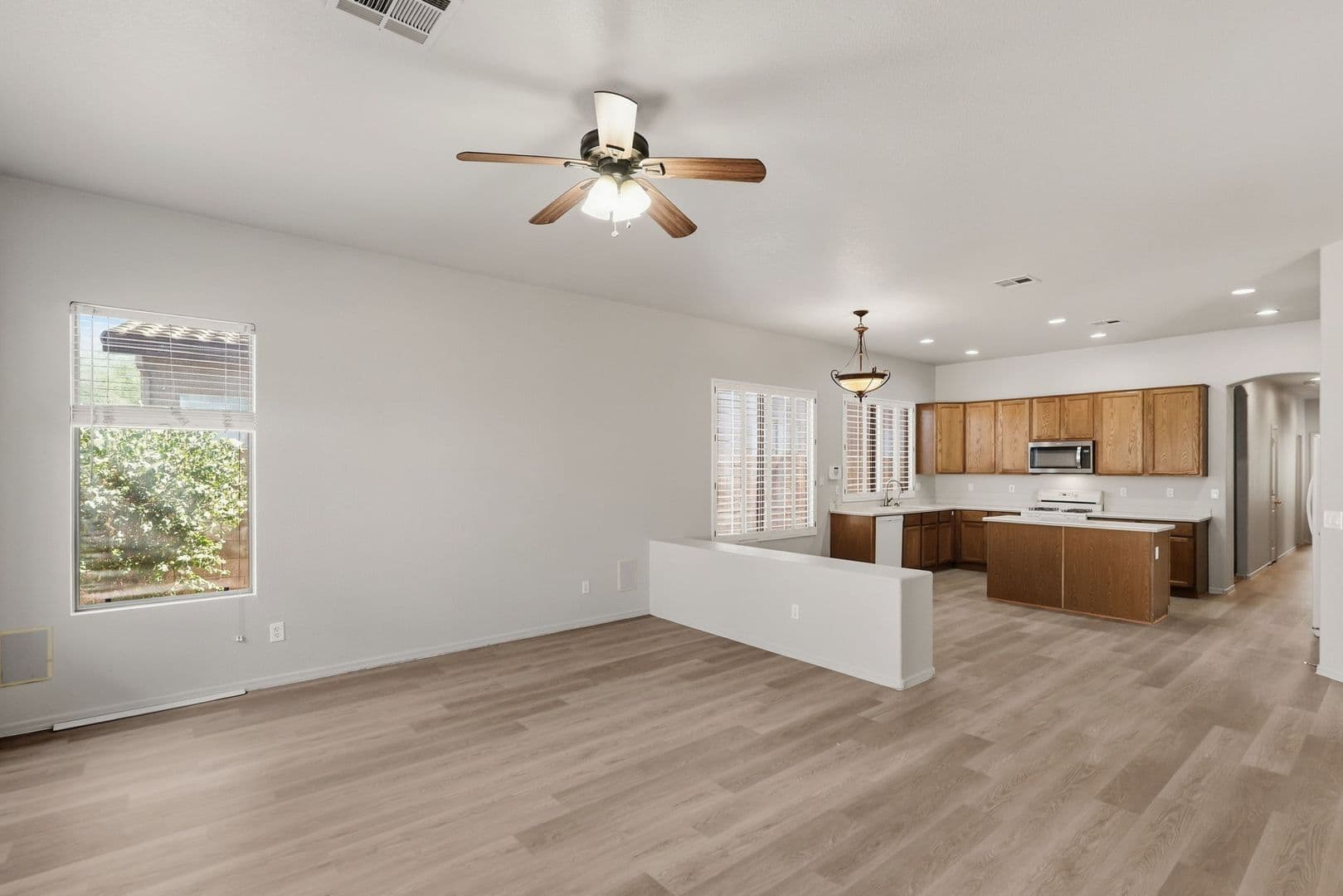Gilbert House: 526 E Sheffield Ave