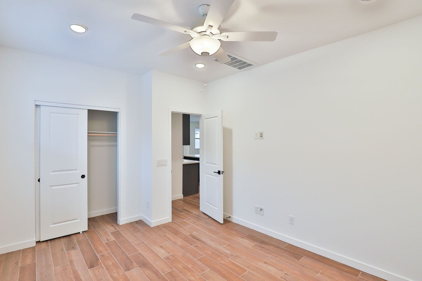 Waddell House: 16886 W Diana Avenue