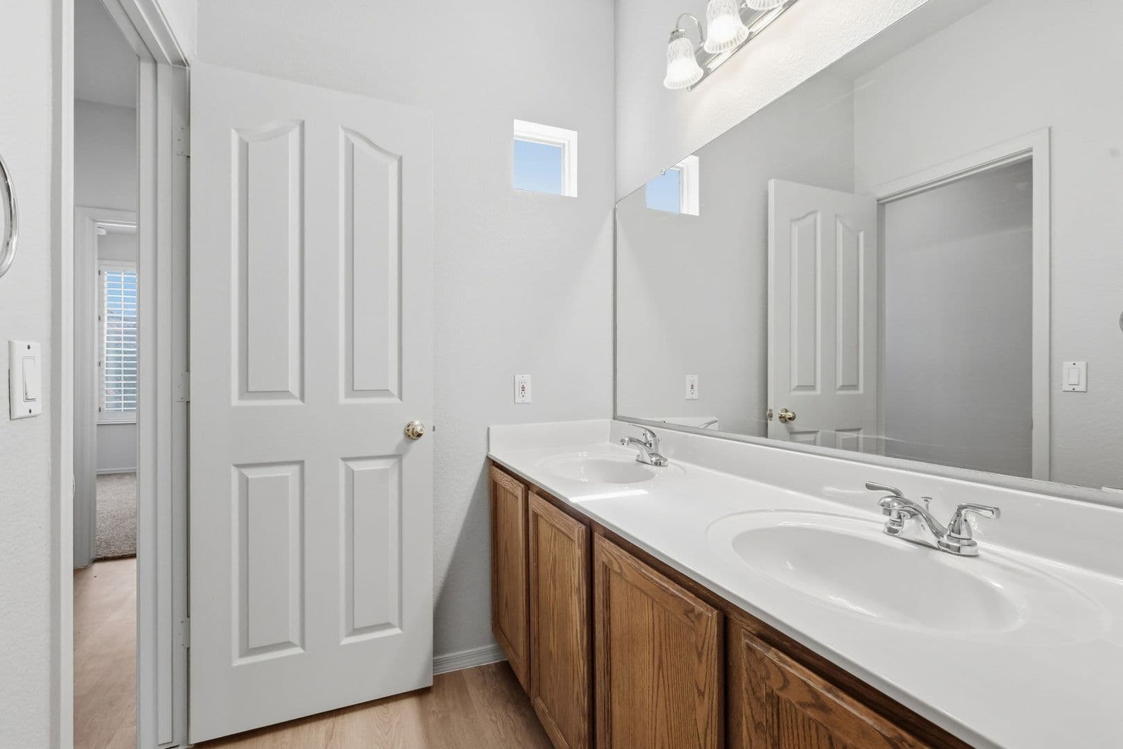 Gilbert House: 526 E Sheffield Ave