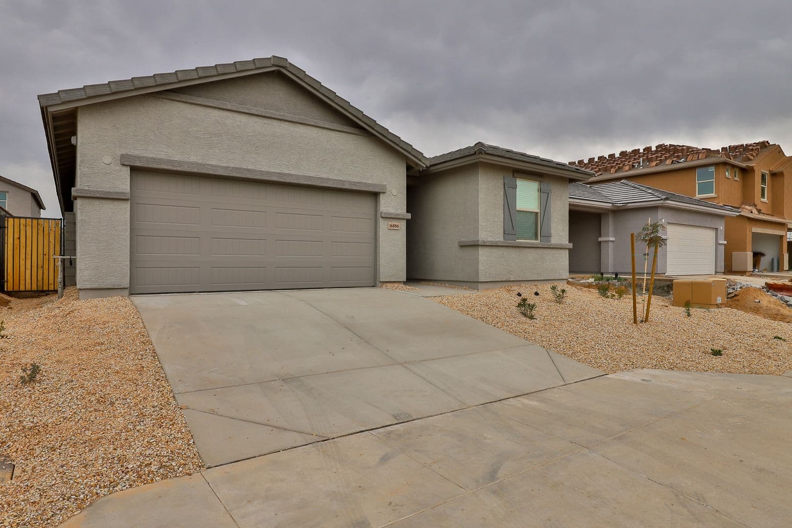 Waddell House: 16886 W Diana Avenue