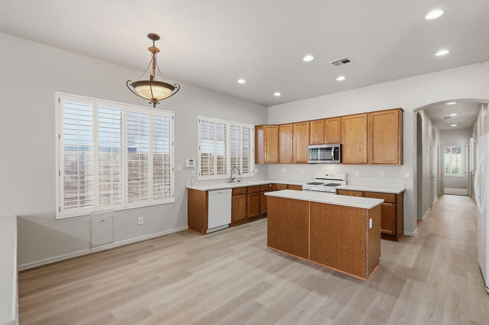 Gilbert House: 526 E Sheffield Ave