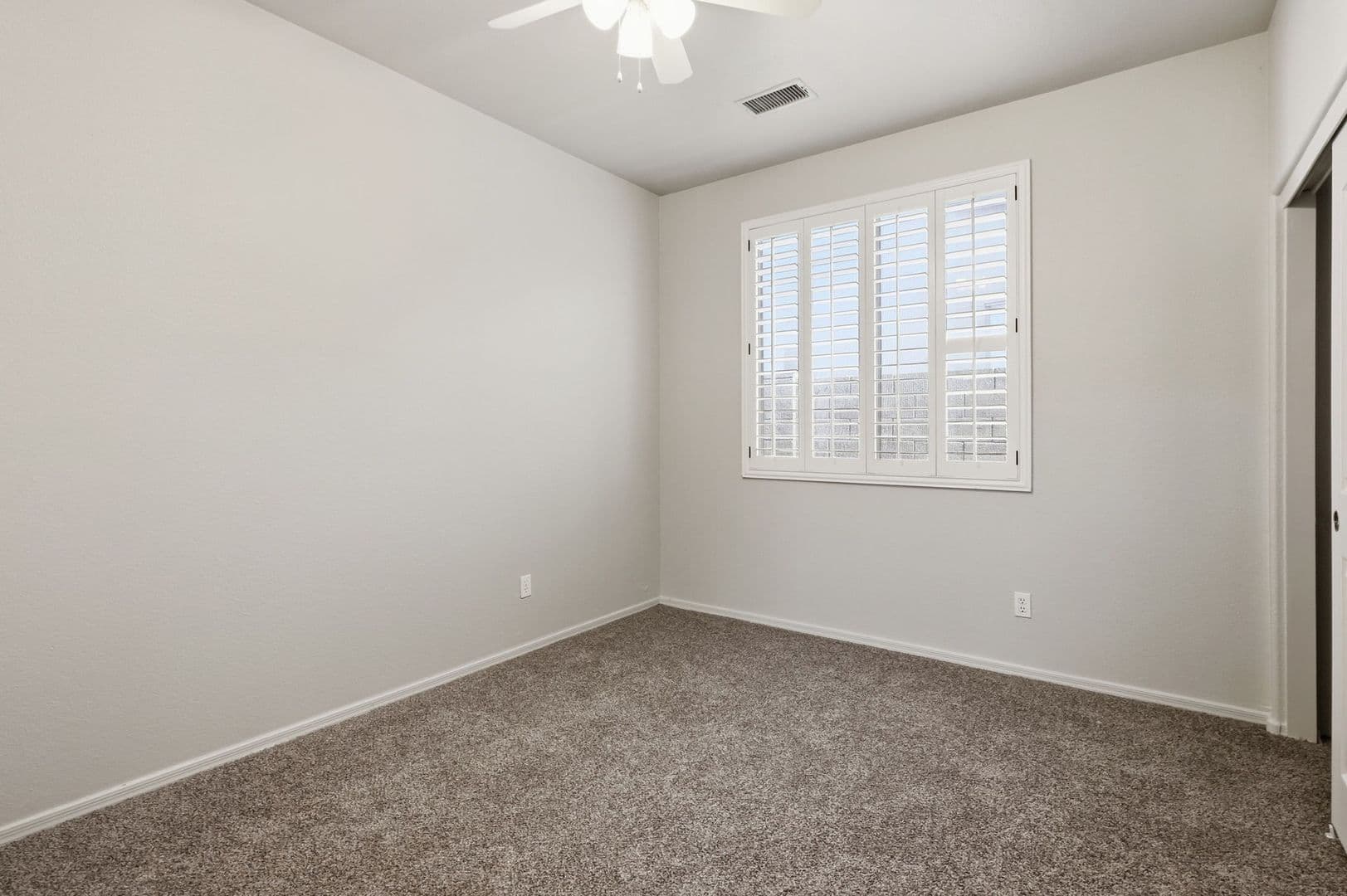 Gilbert House: 526 E Sheffield Ave