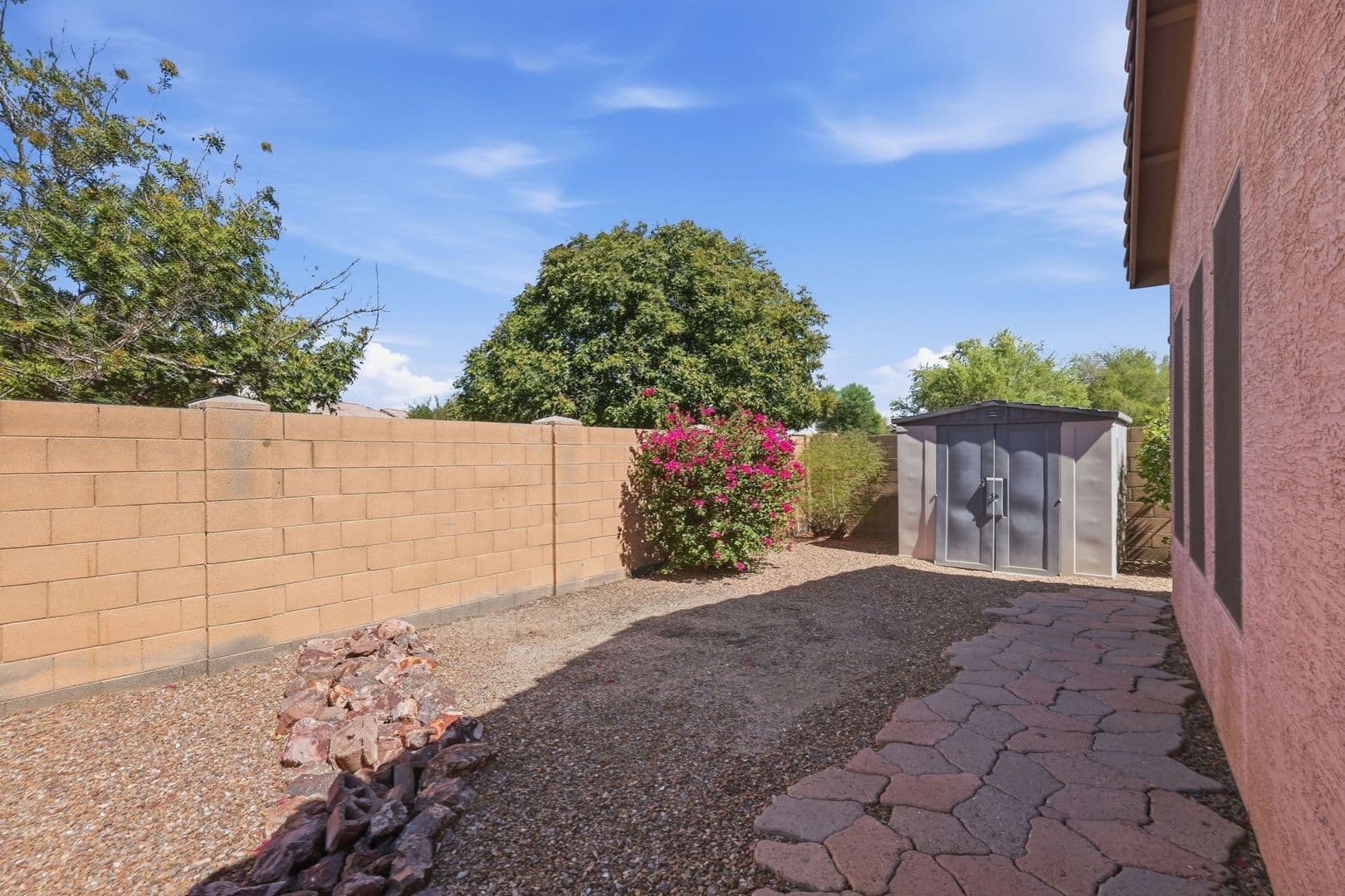 Gilbert House: 526 E Sheffield Ave