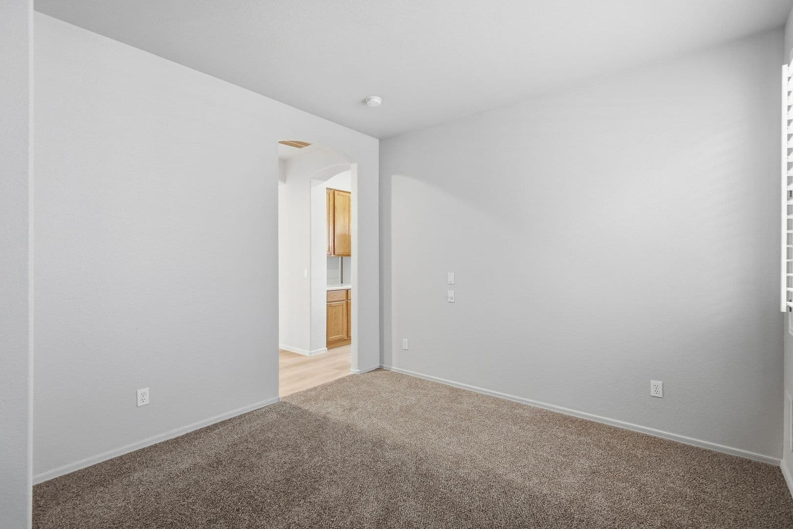 Gilbert House: 526 E Sheffield Ave