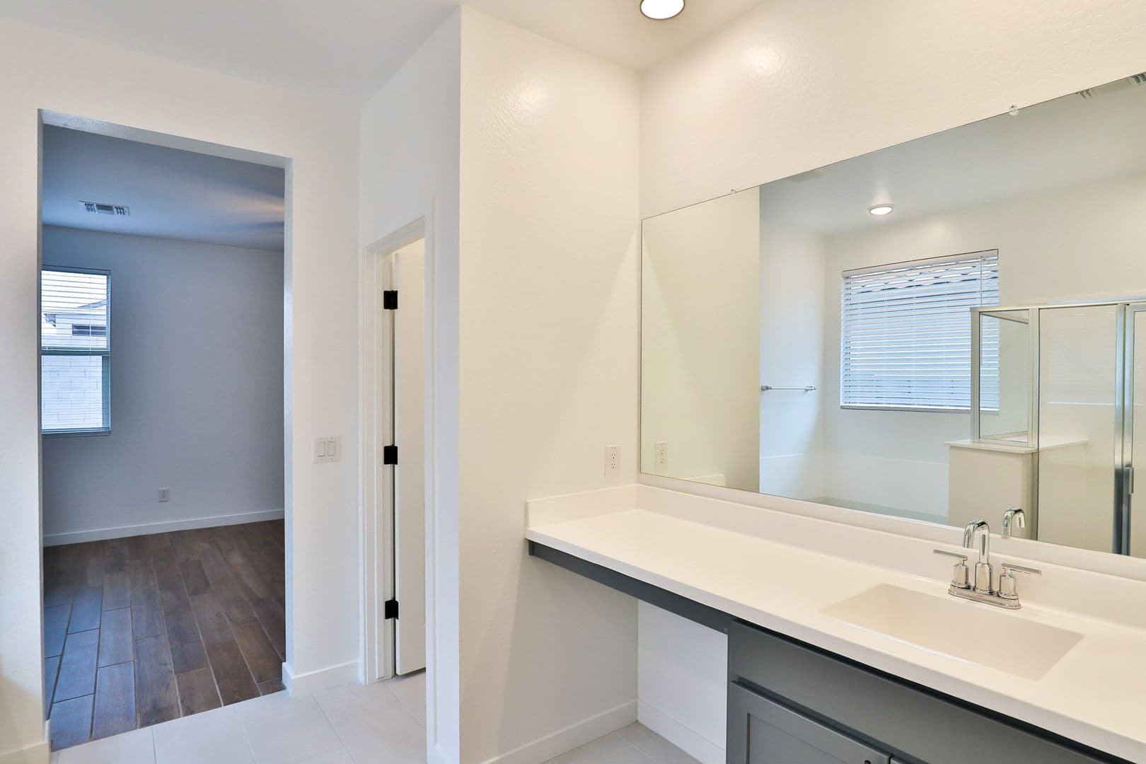 Waddell House: 16886 W Diana Avenue