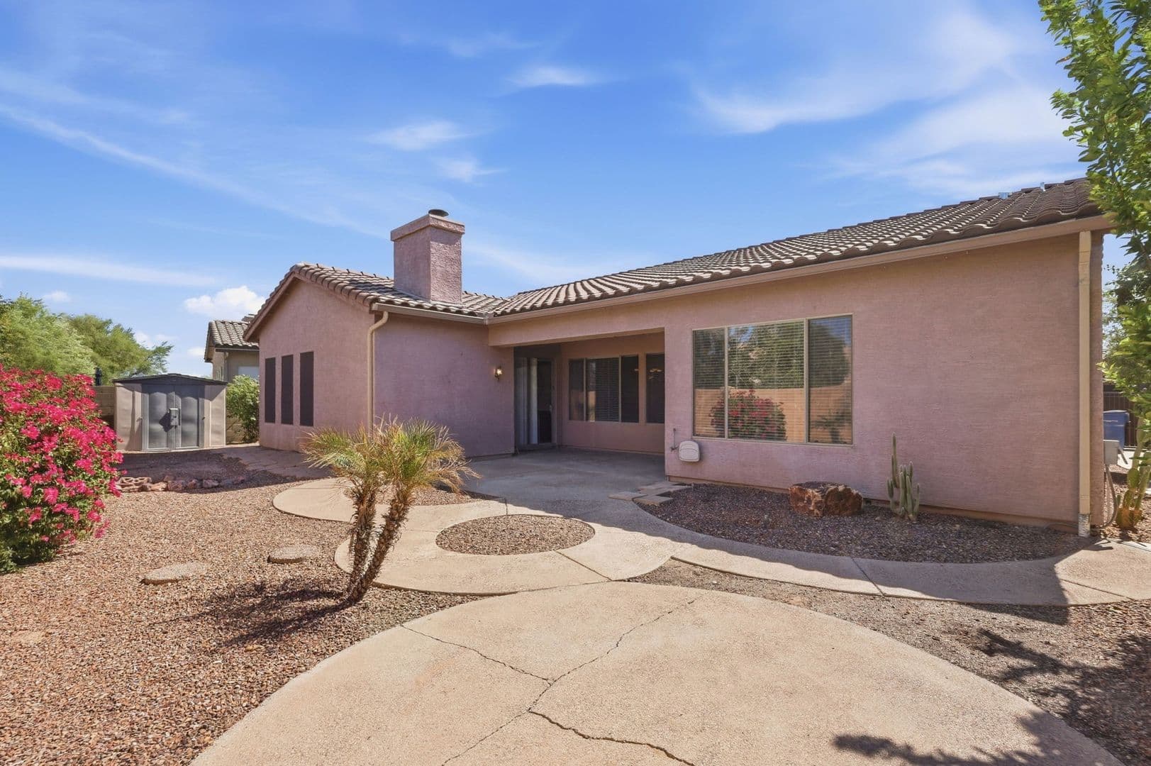 Gilbert House: 526 E Sheffield Ave