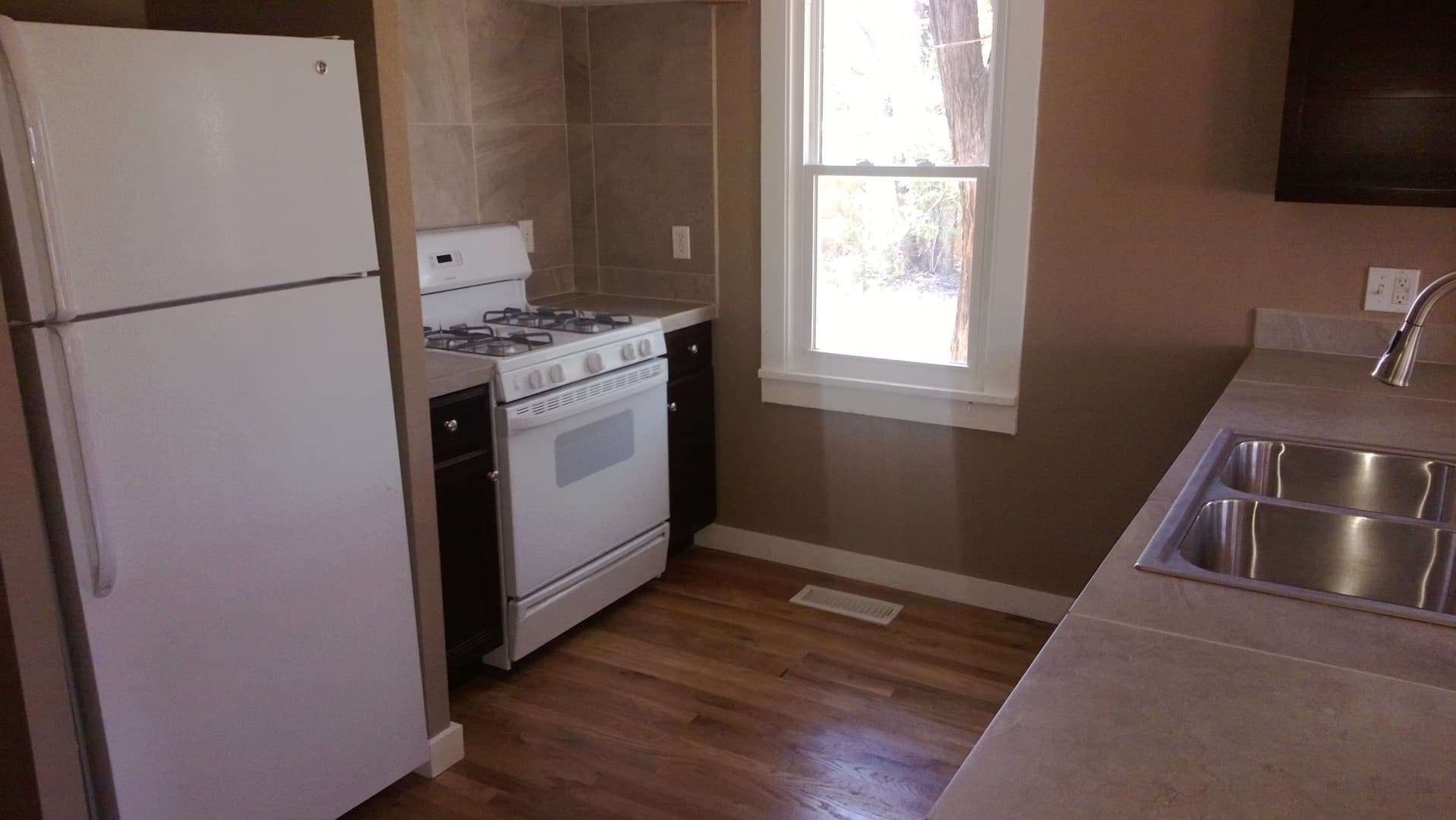 Santa Fe House: 421 1/2 E Coronado Road