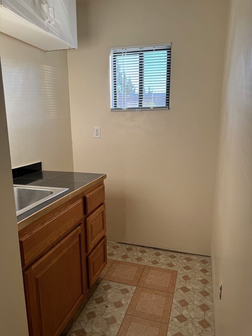 Santa Fe Apartment: 2210 W. Alameda