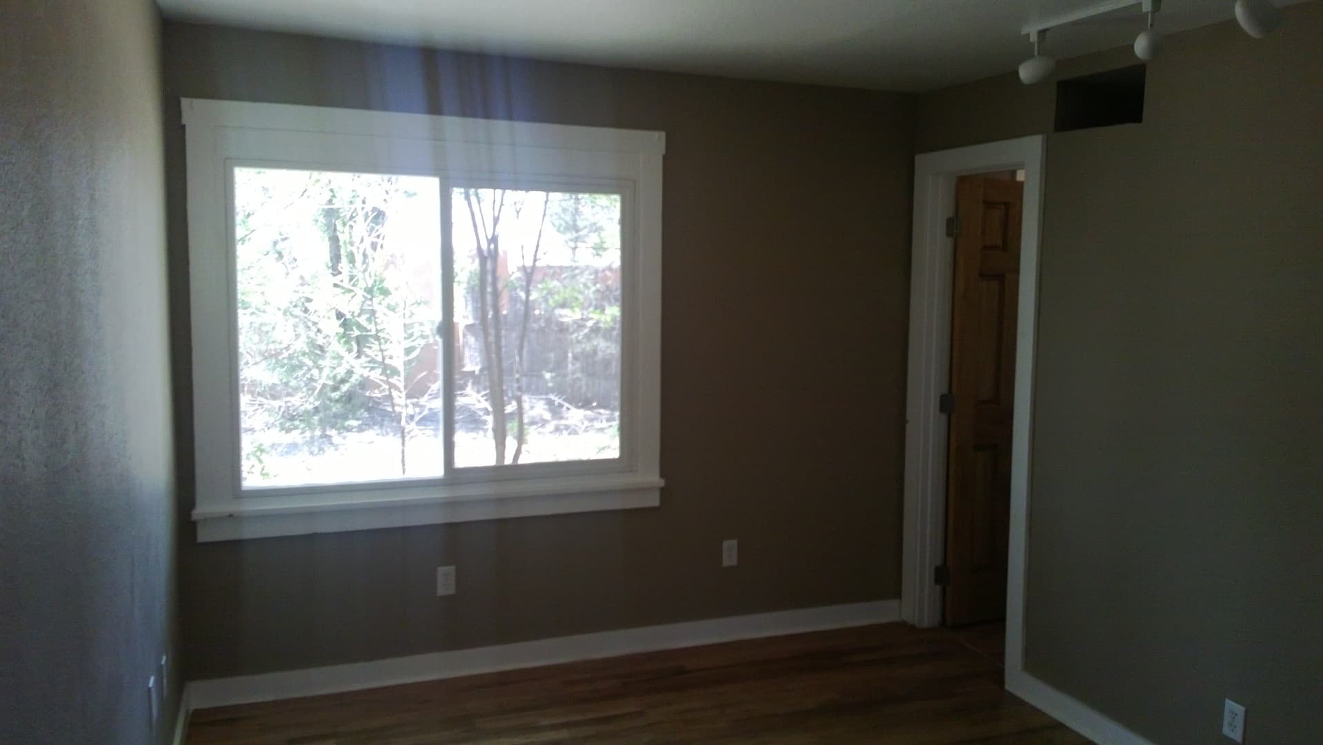 Santa Fe House: 421 1/2 E Coronado Road