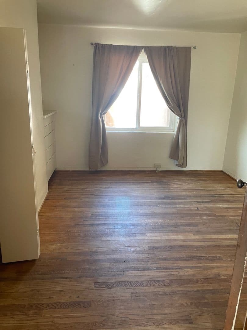 Santa Fe Apartment: 2210 W. Alameda