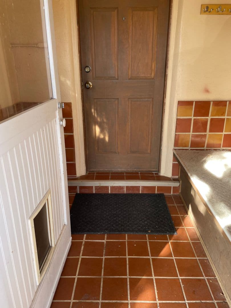 Santa Fe Apartment: 2210 W. Alameda