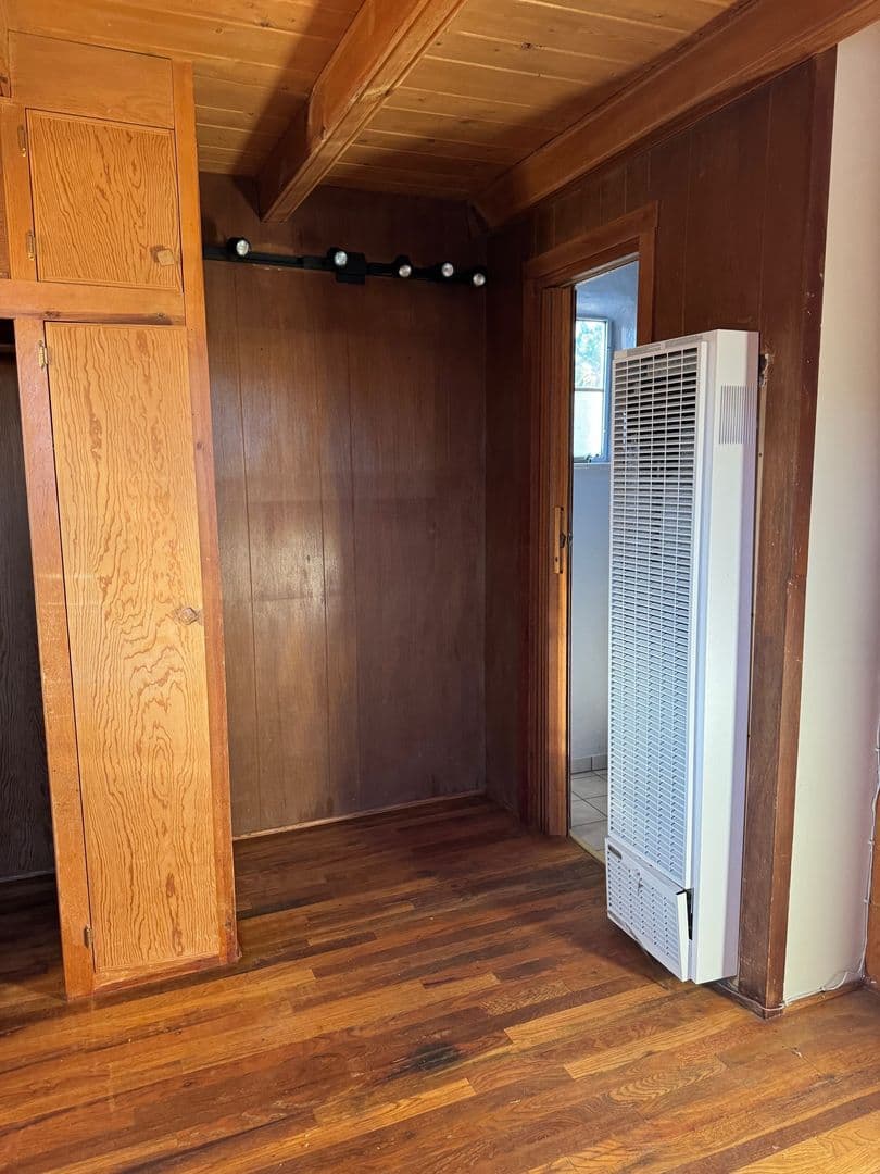 Santa Fe Apartment: 2210 W. Alameda