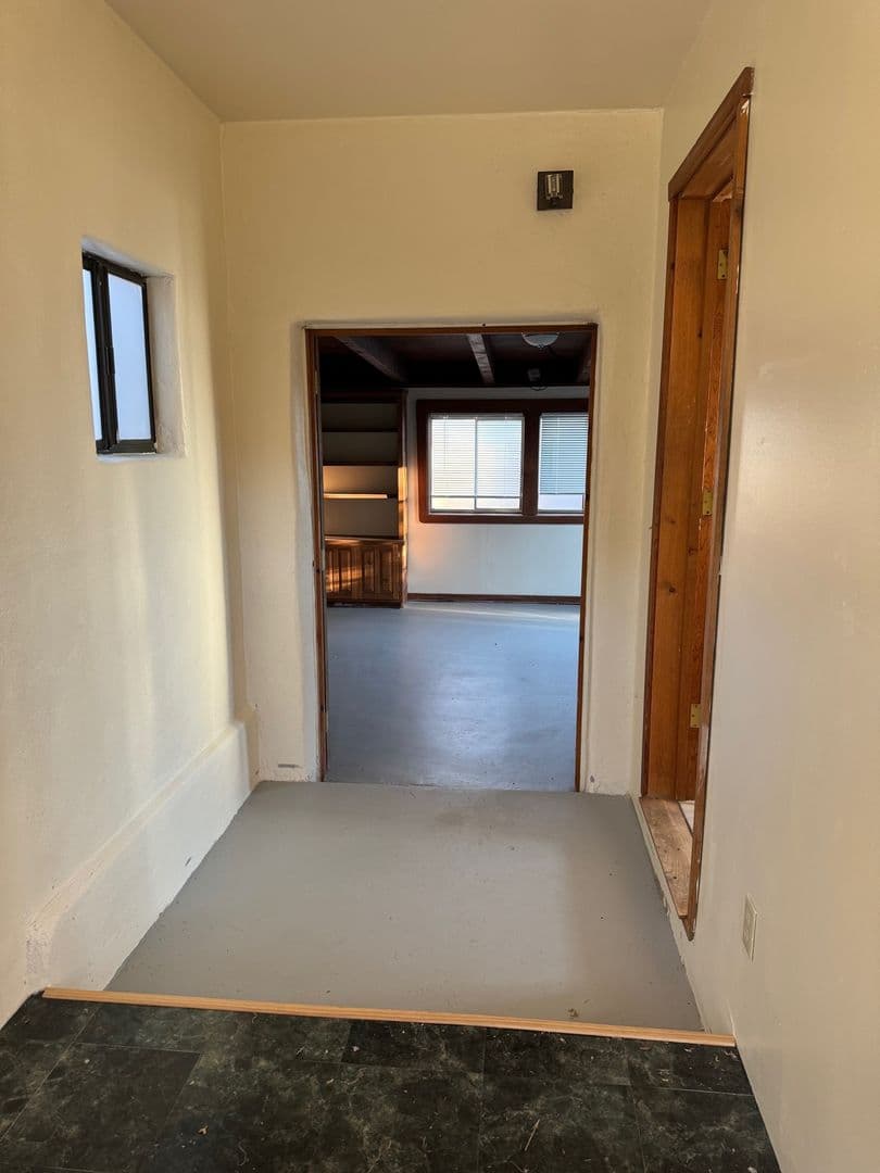 Santa Fe Apartment: 2210 W. Alameda