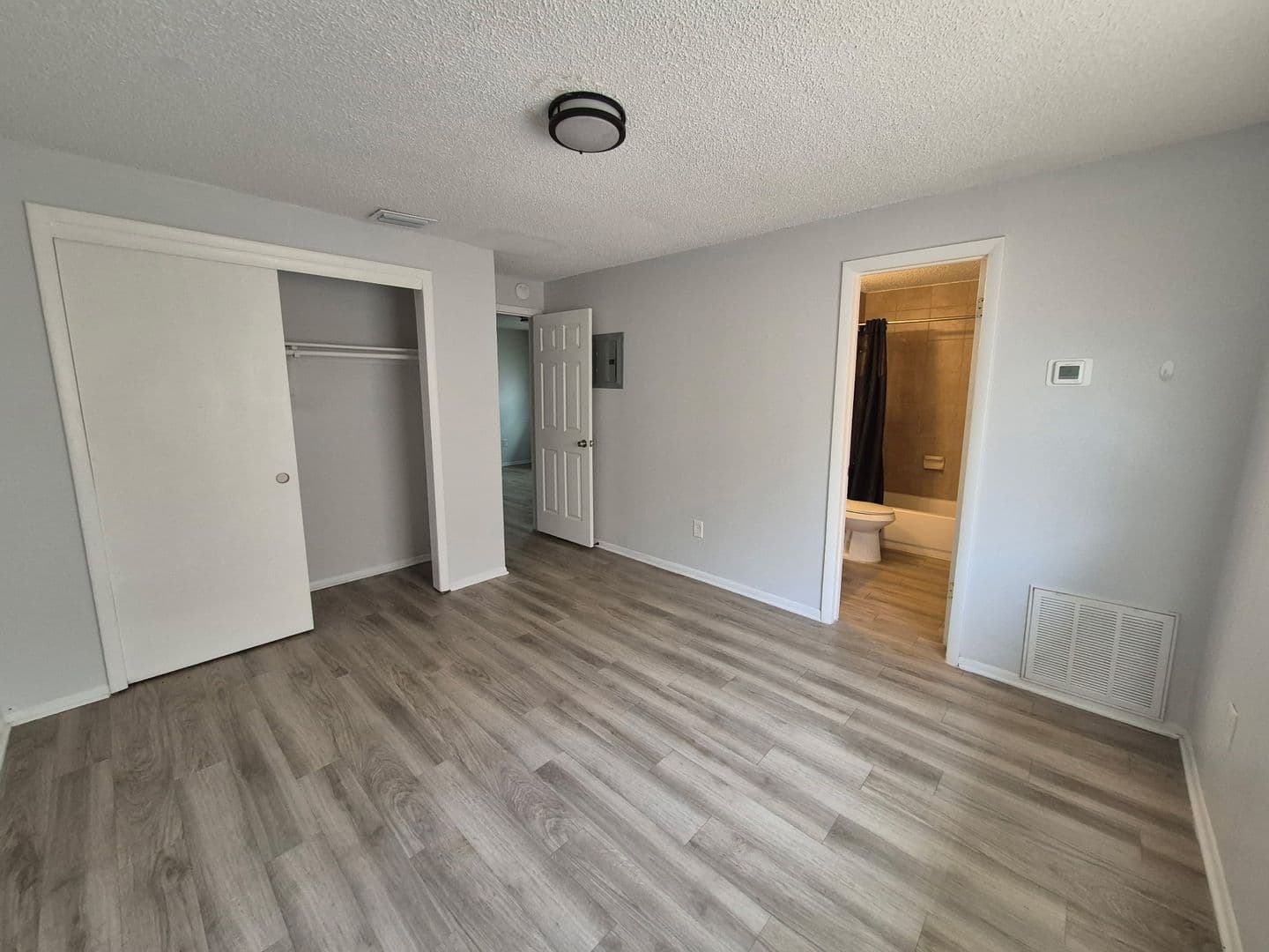Tampa Apartment: 3712 W Cass St