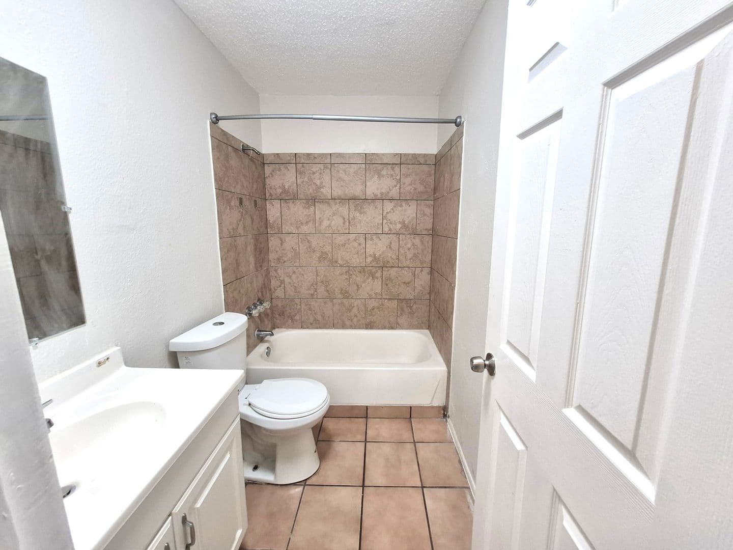 Tampa Apartment: 1716 E Idell St