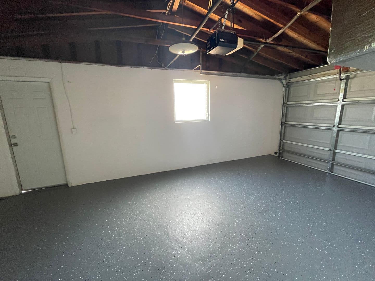 Holiday House: 1130 Powersong St.