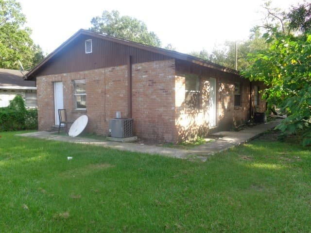Tampa Apartment: 1716 E Idell St