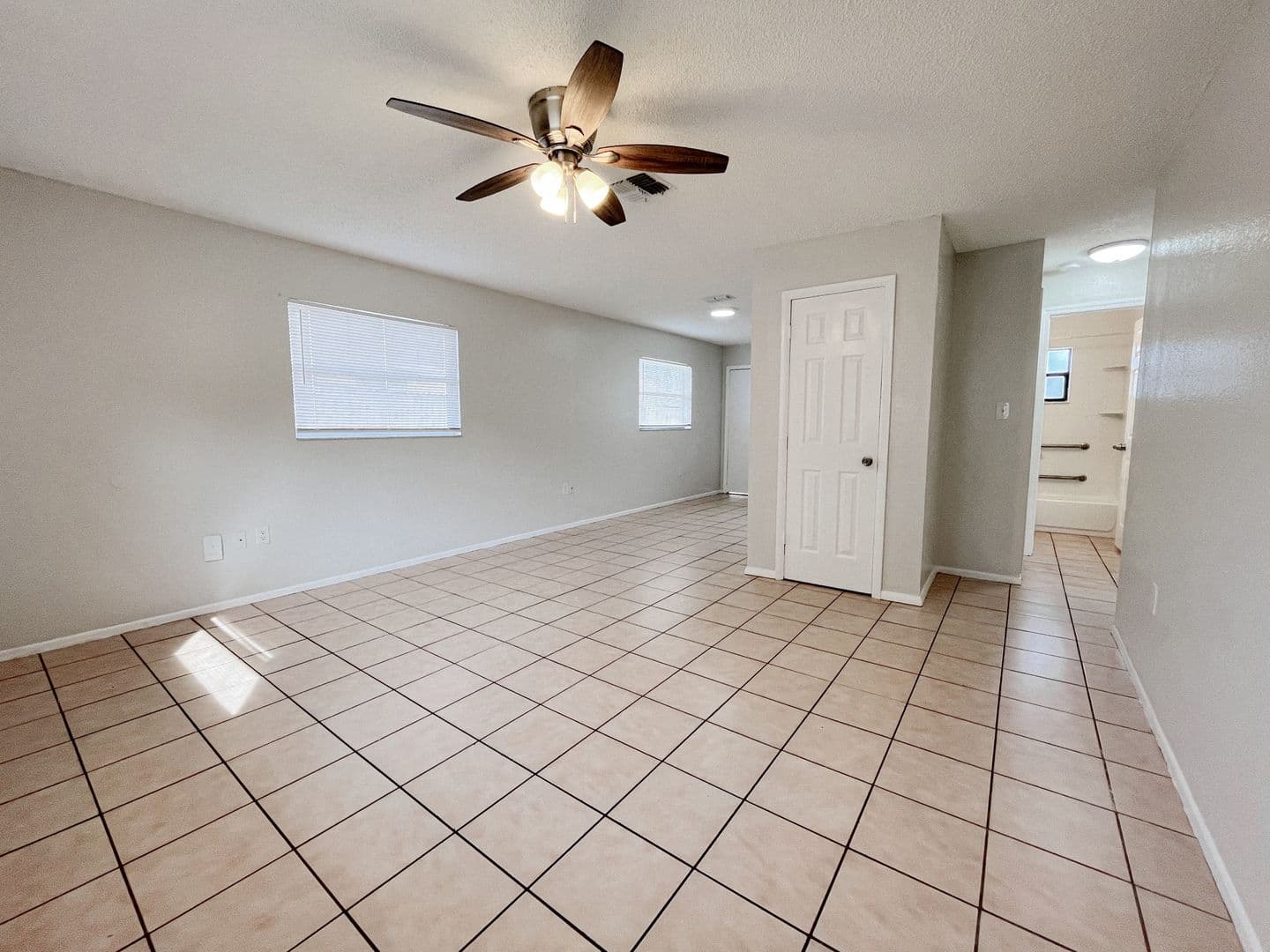 Holiday House: 5723 Silver Spur Drive