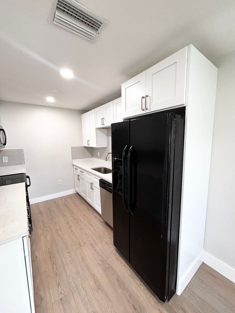 Tampa Apartment: 2002 E Eskimo Ave