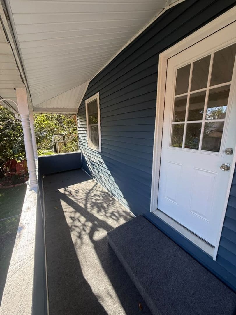 Olyphant Apartment: 305 Jackson Street