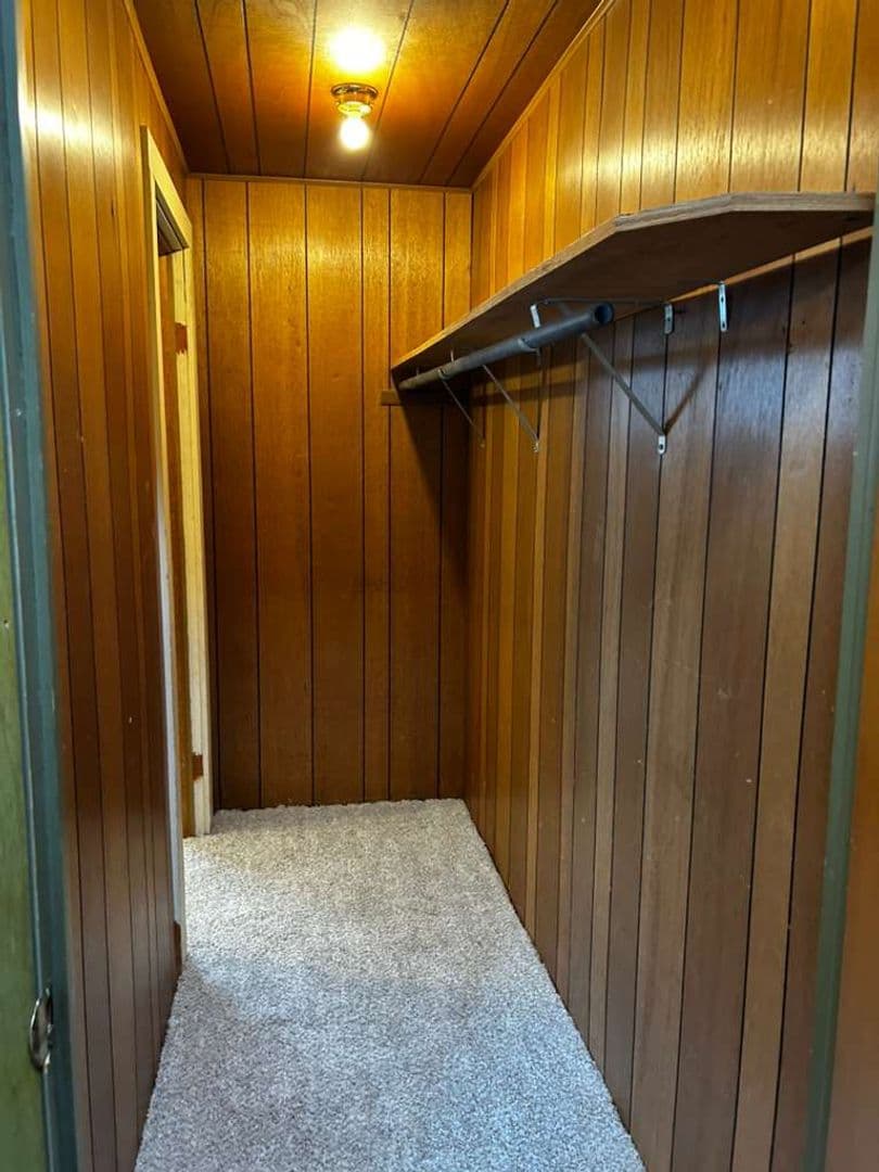 Carbondale Apartment: 41 Fallbrook Street