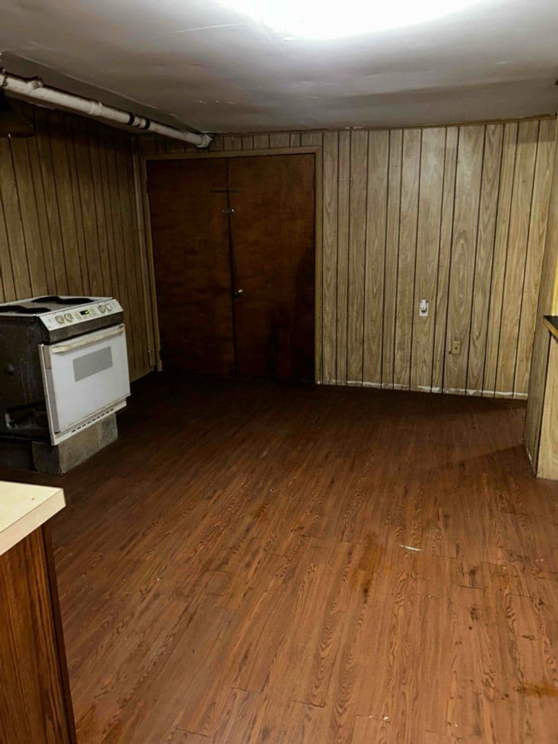 Carbondale Apartment: 67 Fallbrook Street